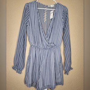 NWT Hollister Women’s Long Sleeve with Pockets Lined Striped Romper size small